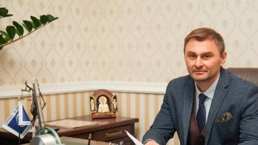 Адвокат Артеменко И.А. за рабочим столом